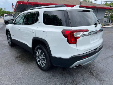 2023 GMC Acadia SLT