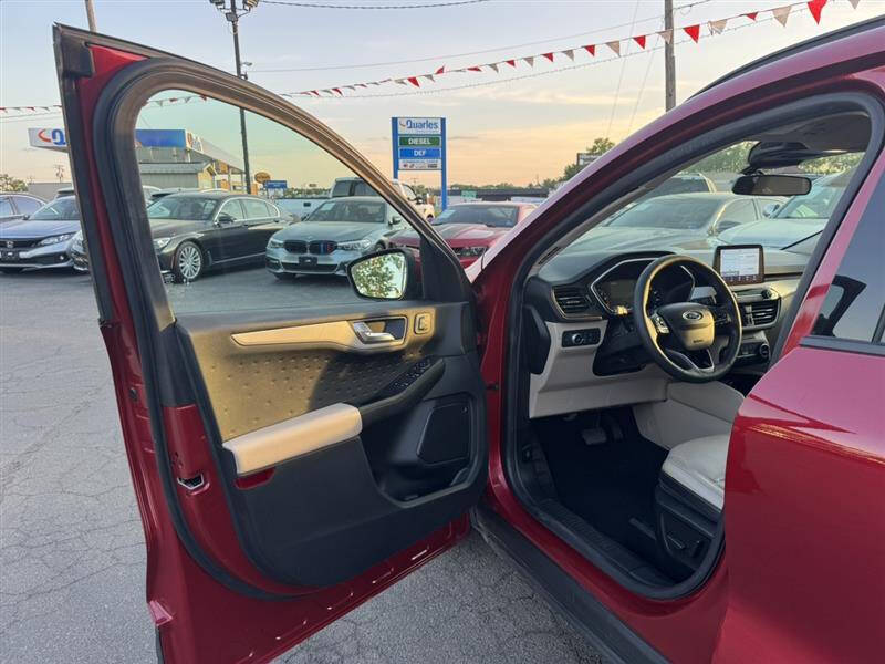 2020 Ford Escape SEL