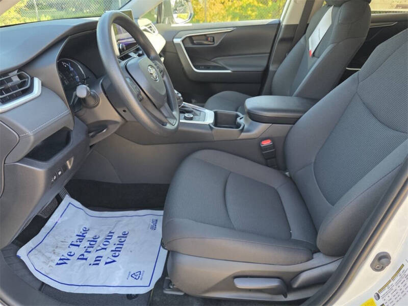 2025 Toyota RAV4 Hybrid LE