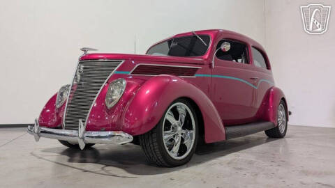 1937 Ford Tudor
