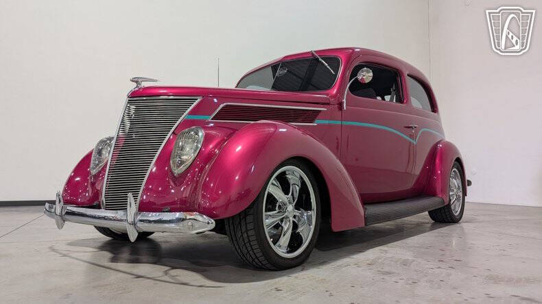 1937 Ford Tudor