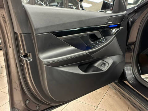 2025 BMW 5 Series 530i xDrive