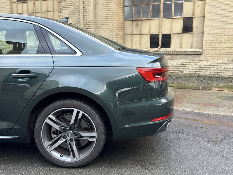 2017 Audi A4 2.0T quattro Premium Plus