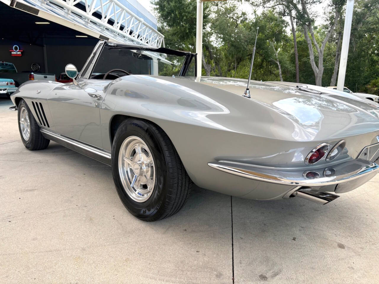 1966 Chevrolet Corvette 15