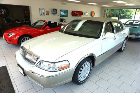 2005 Lincoln Town Car for sale at Kens Auto Sales in Holyoke MA