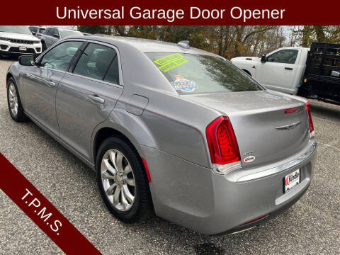 2016 Chrysler 300 Limited