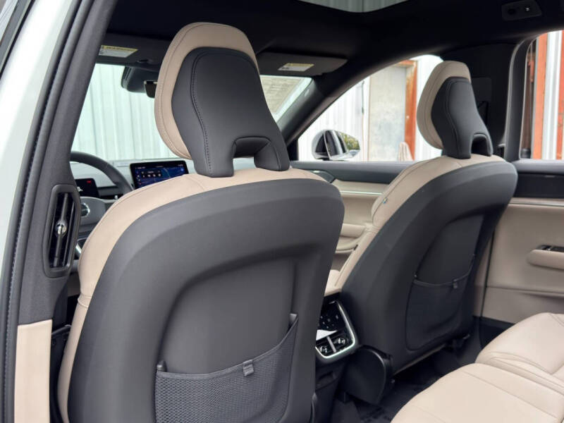 2025 Volvo EX90 Twin Performance Plus 7P