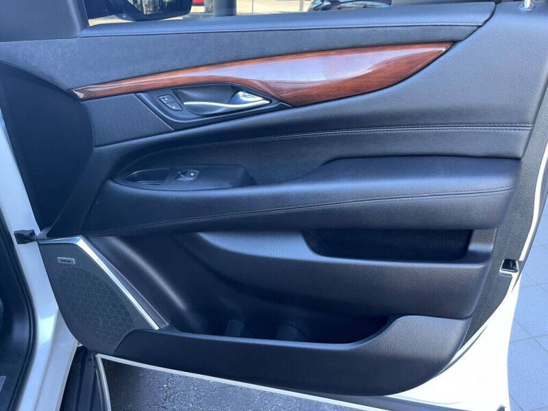 2019 Cadillac Escalade Luxury