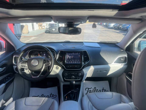 2019 Jeep Cherokee Overland