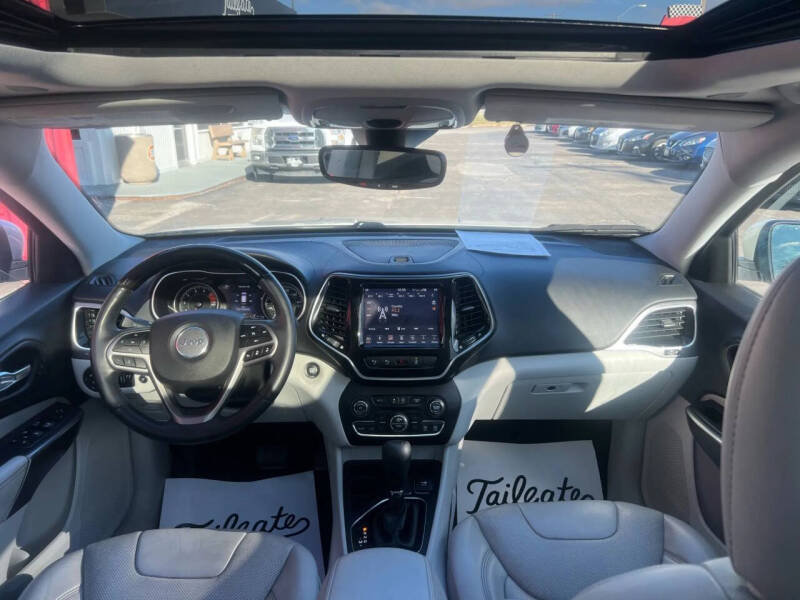 2019 Jeep Cherokee Overland