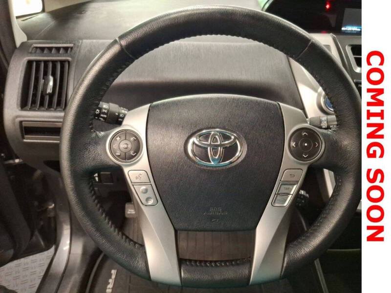 2017 Toyota Prius v Five