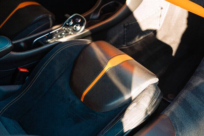 2017 McLaren 570GT