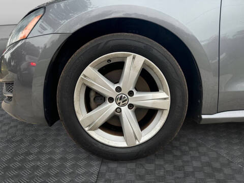 2012 Volkswagen Passat SE