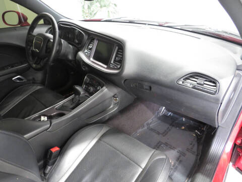 2016 Dodge Challenger SXT Plus
