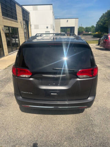 2017 Chrysler Pacifica Touring-L Plus