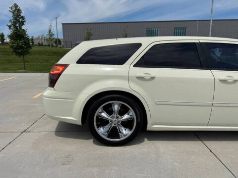 2005 Dodge Magnum RT
