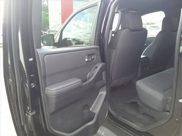 2023 Nissan Frontier SV