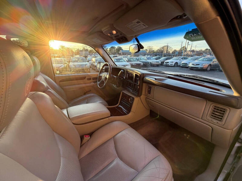 2003 Cadillac Escalade