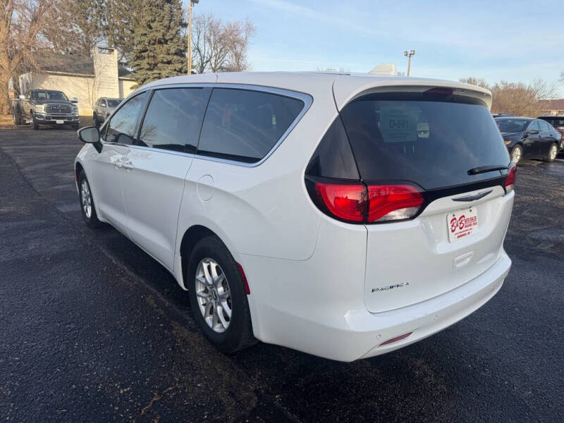 2017 Chrysler Pacifica Touring