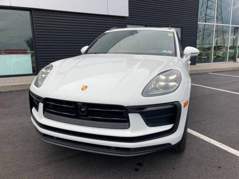 2025 Porsche Macan