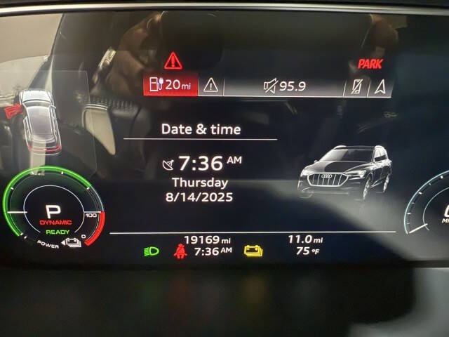 2019 Audi e-tron quattro Premium Plus