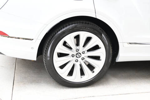 2024 Bentley Bentayga Azure V8