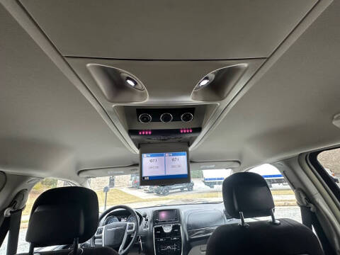 2012 Chrysler Town and Country Touring