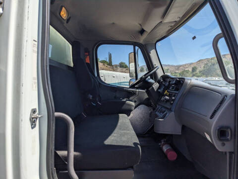 2018 Freightliner M2 106