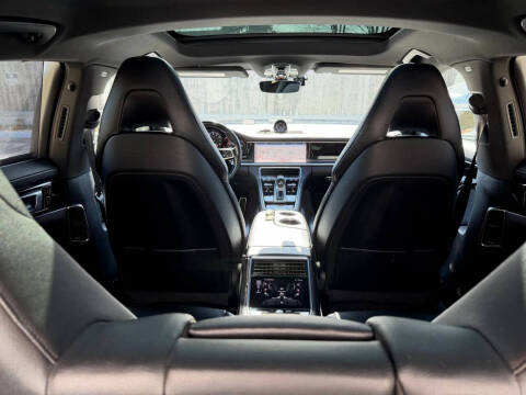 2017 Porsche Panamera 4S