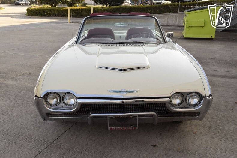 1963 Ford Thunderbird