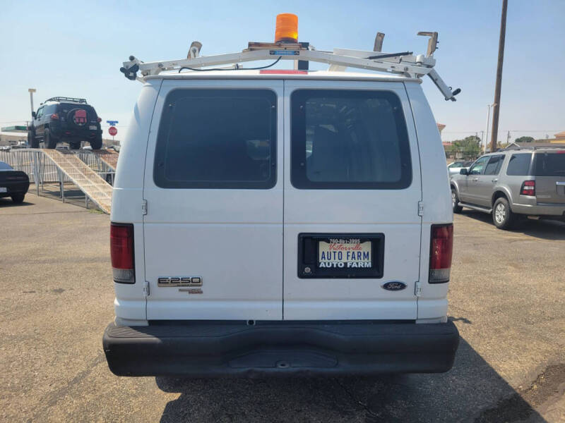 2011 Ford E-Series E-250