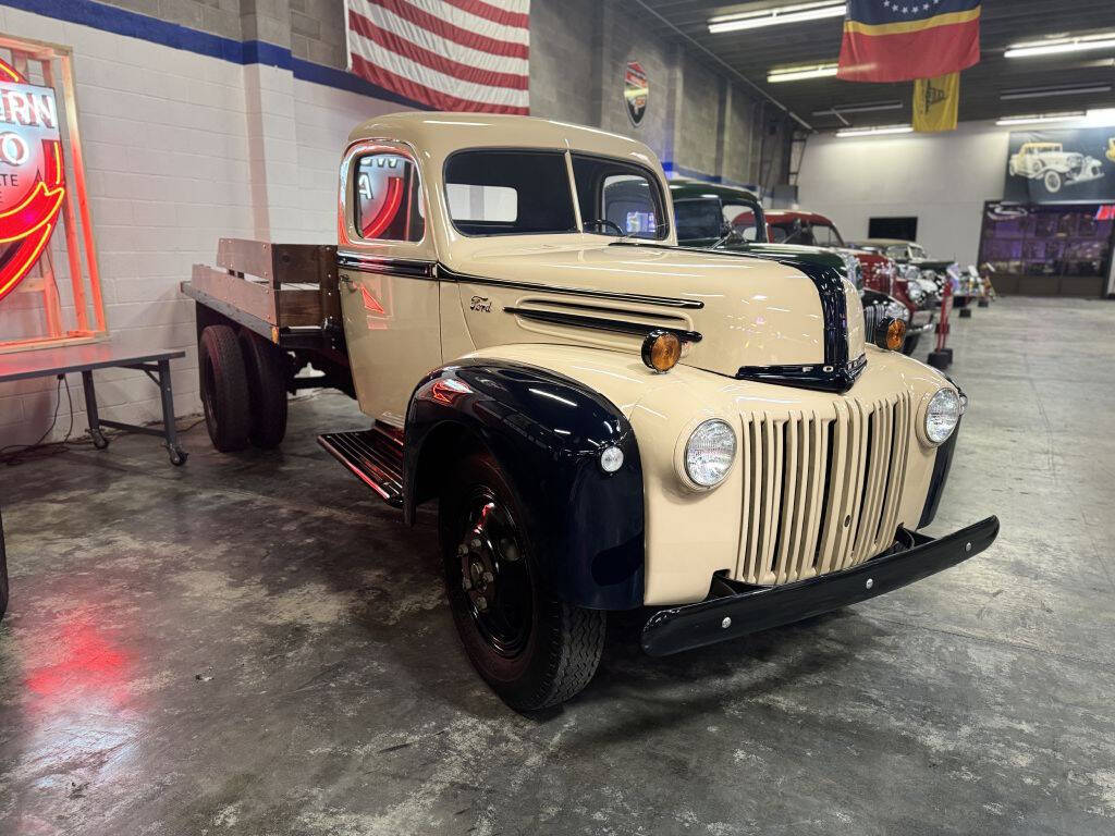1947 Ford 1 TON FLAT BED 1