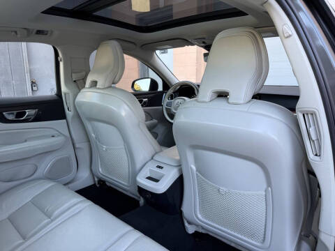 2022 Volvo S60 B5 Momentum