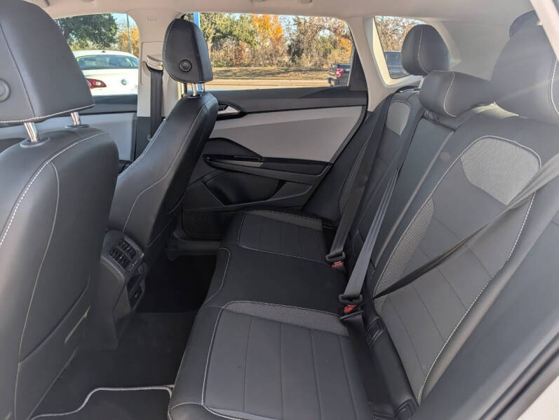 2023 Volkswagen Taos SE