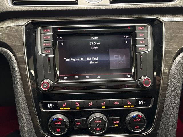 2016 Volkswagen Passat 1.8T SEL Premium