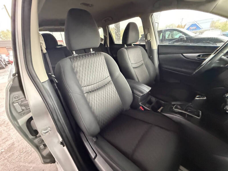 2017 Nissan Rogue SV