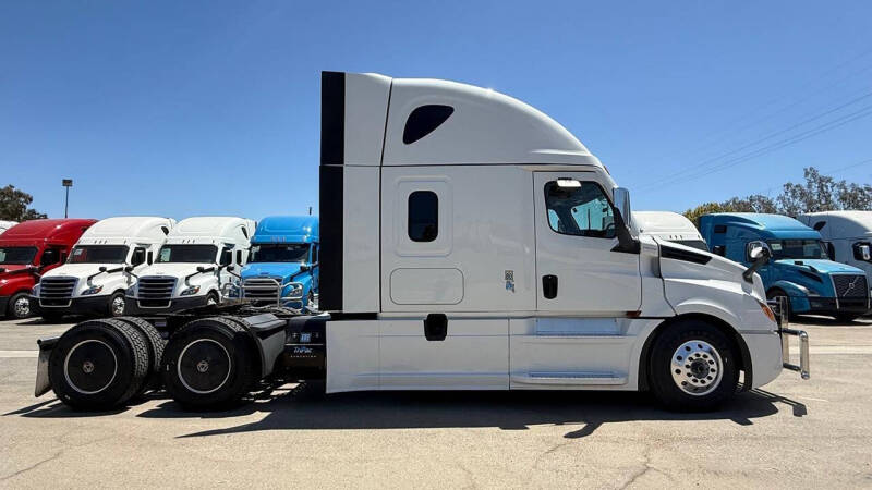 2023 Freightliner Cascadia