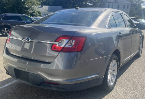2011 Ford Taurus SE