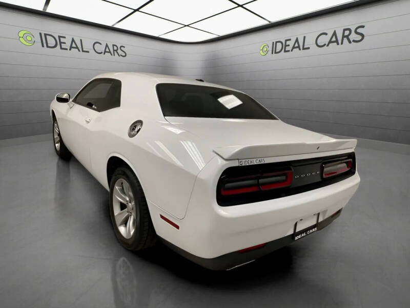 2021 Dodge Challenger SXT