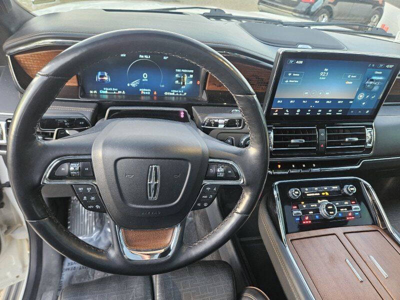 2022 Lincoln Navigator L Black Label