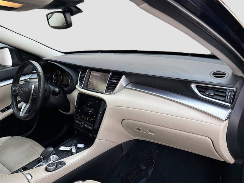 2019 Infiniti QX50 Essential