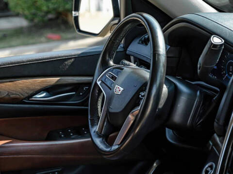 2016 Cadillac Escalade ESV Luxury Collection