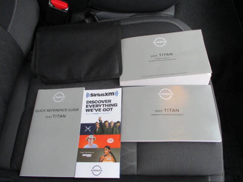 2023 Nissan Titan SV