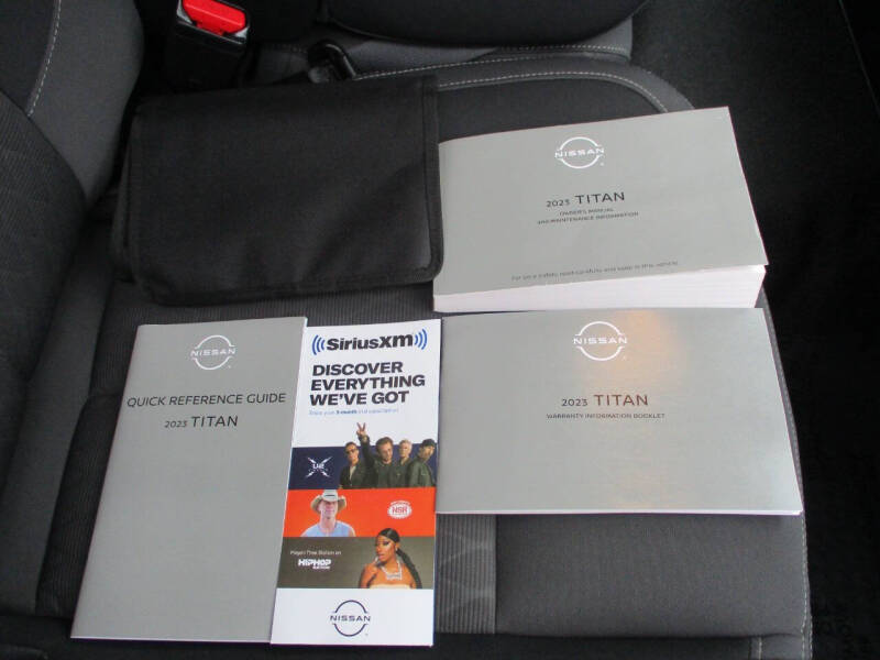 2023 Nissan Titan SV