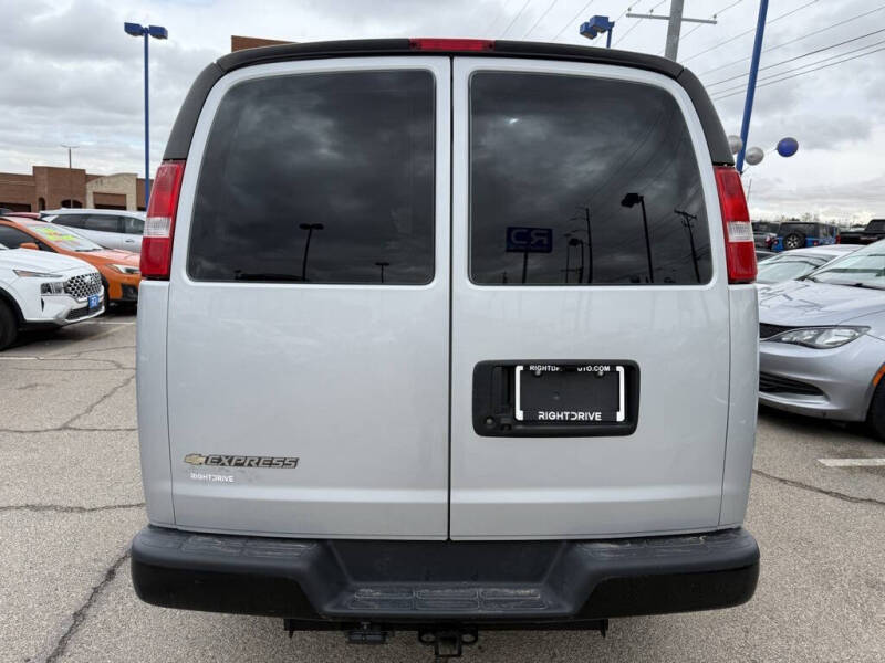 2023 Chevrolet Express 3500