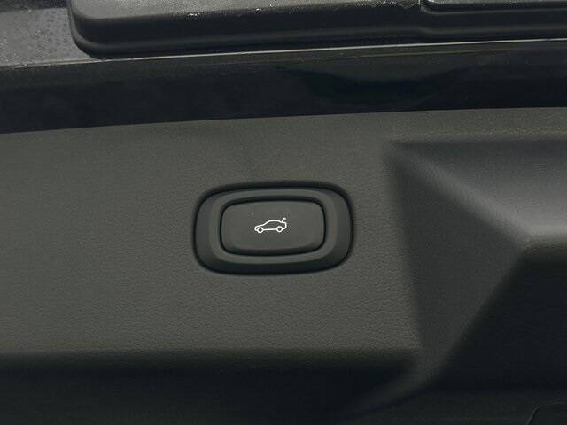 2025 VinFast VF8 Plus