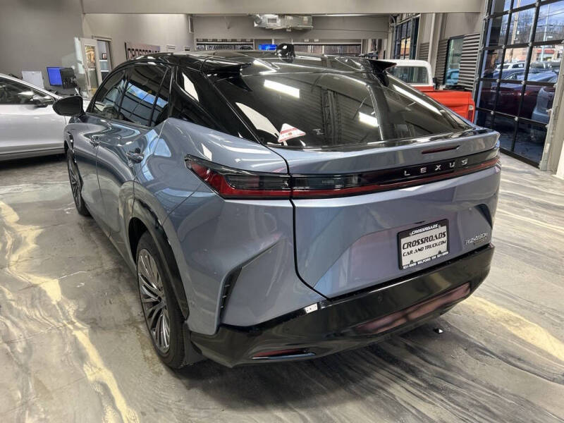 2023 Lexus RZ 450e Luxury