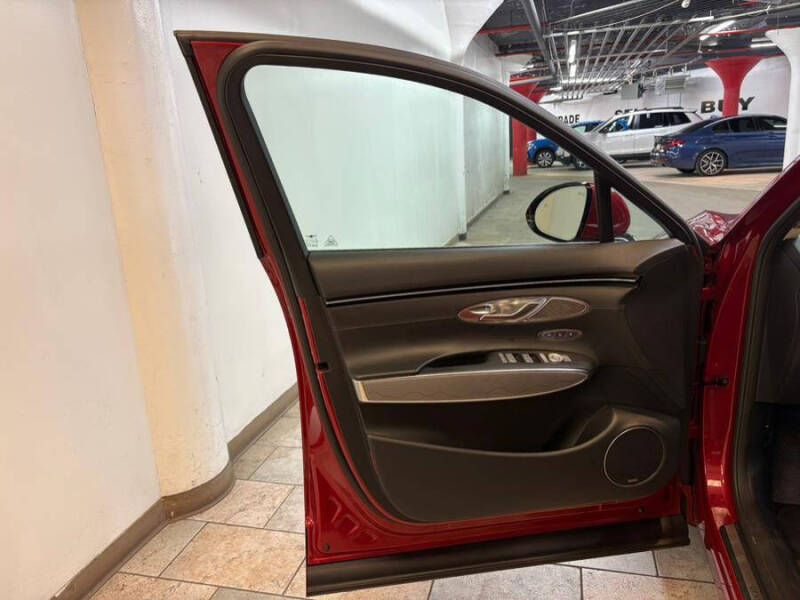 2023 Genesis GV70 2.5T Standard