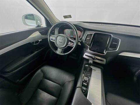 2016 Volvo XC90 T5 Momentum