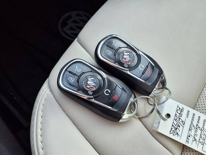 2023 Buick Enclave Essence